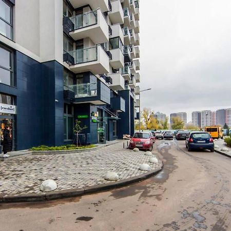 Новые Светлые Апартаменты Метро Славутич Kiev Exteriör bild