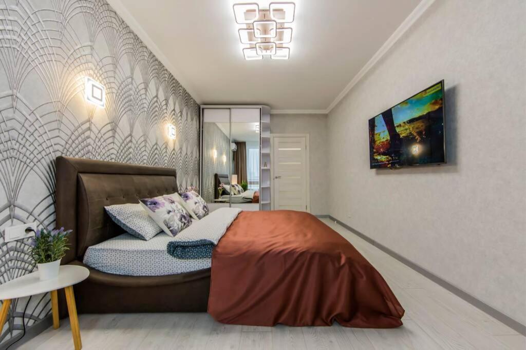 Новые Светлые Апартаменты Метро Славутич Kiev Exteriör bild